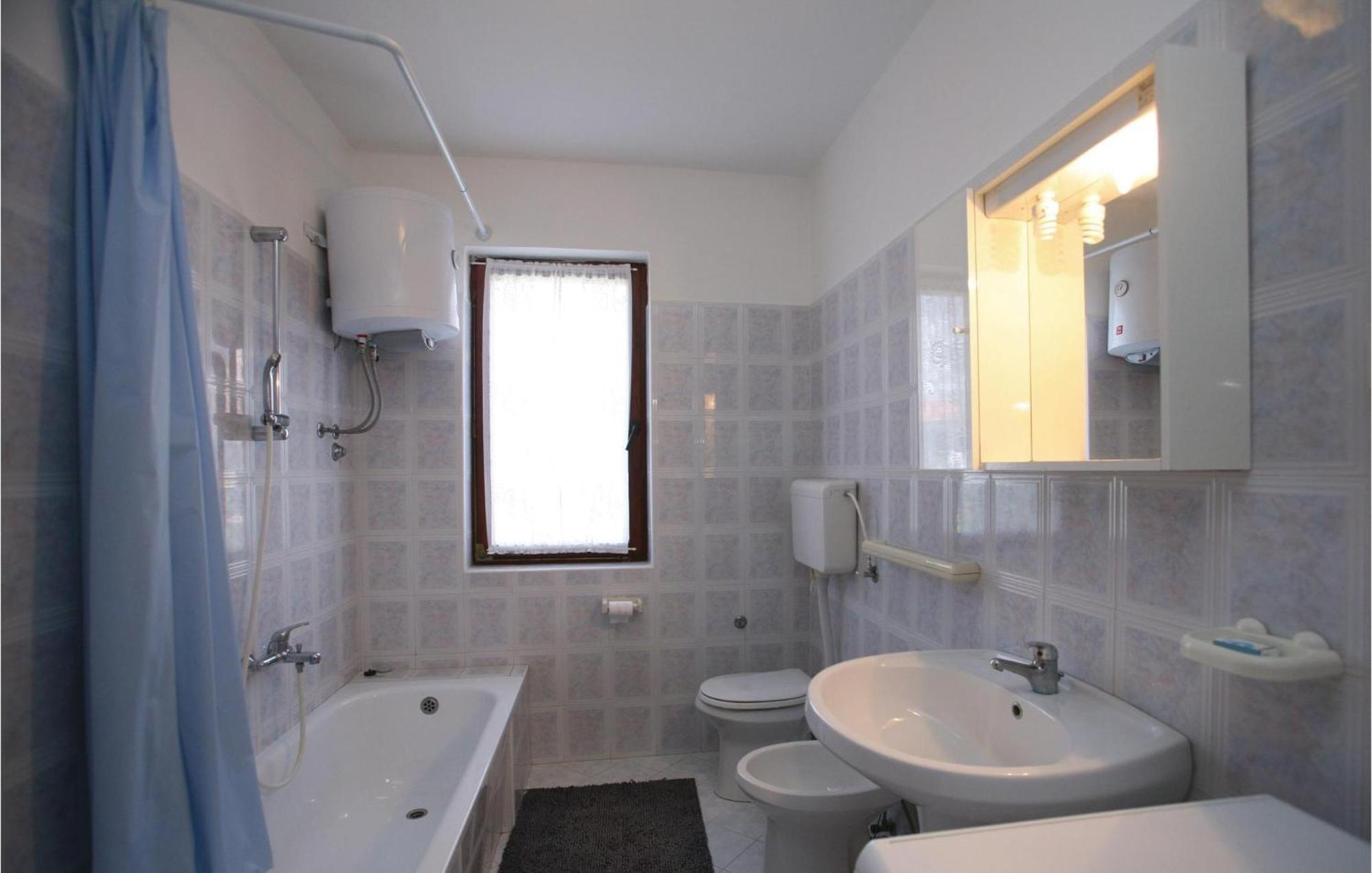 2 Bedroom Gorgeous Apartment In Labin Rasa Ngoại thất bức ảnh
